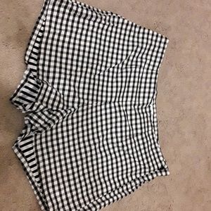 Guess square shorts